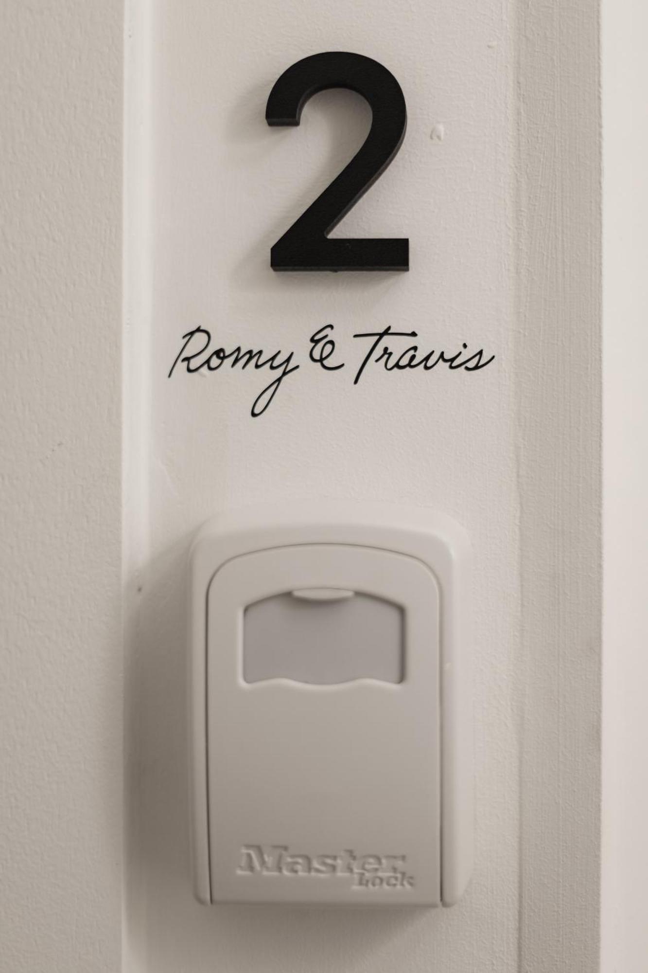Apartamento Highest Five By Romy&Travis Brujas Exterior foto