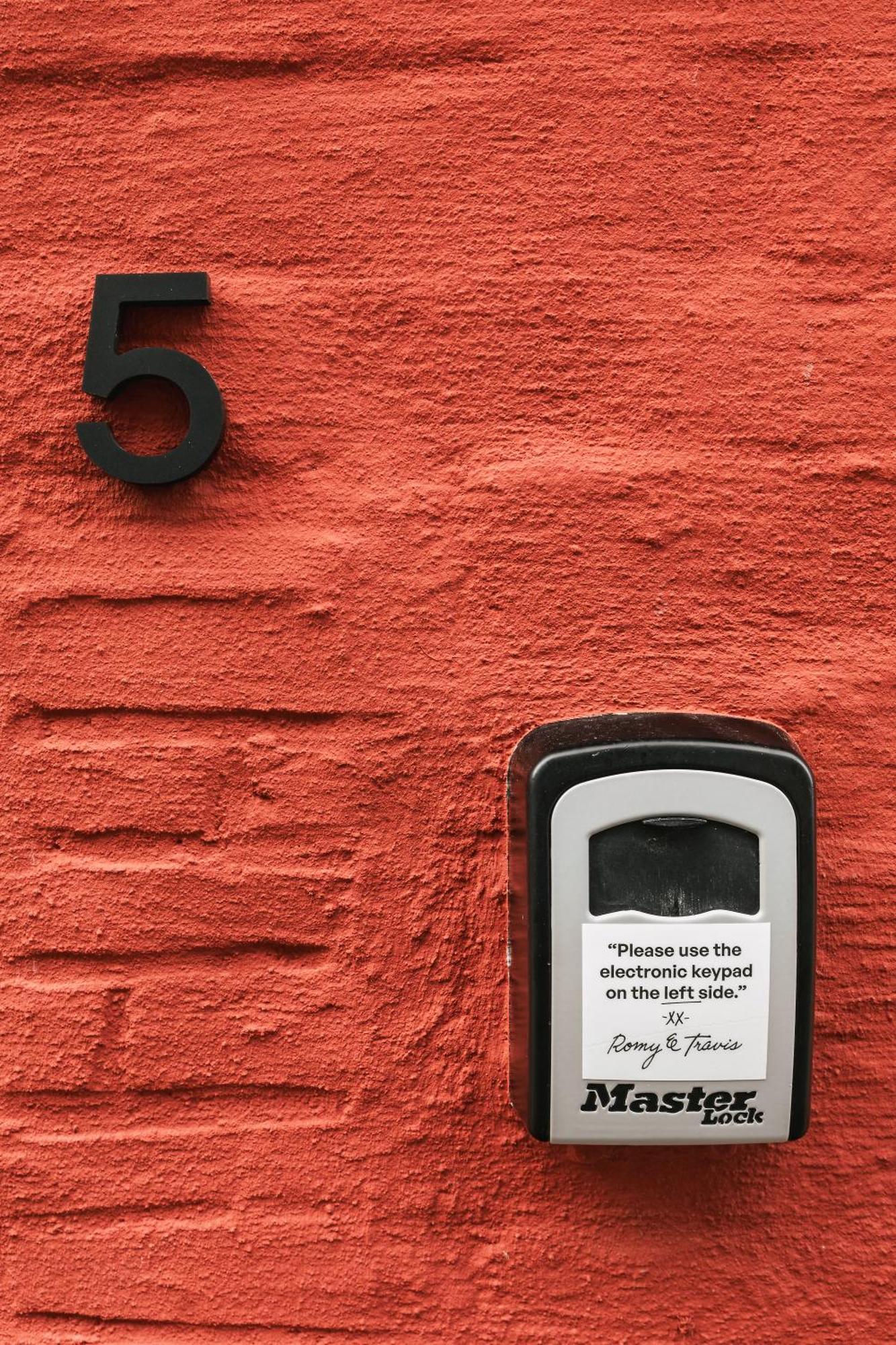 Apartamento Highest Five By Romy&Travis Brujas Exterior foto